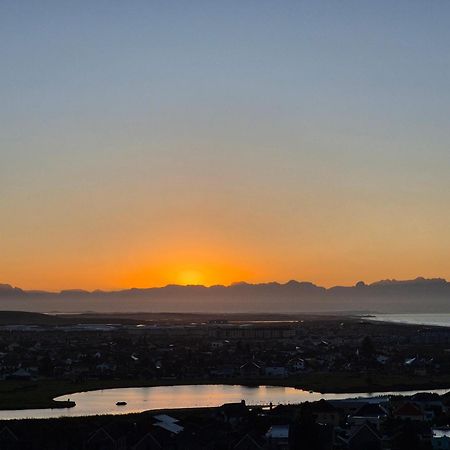 Bluebottle Guesthouse Muizenberg Bagian luar foto