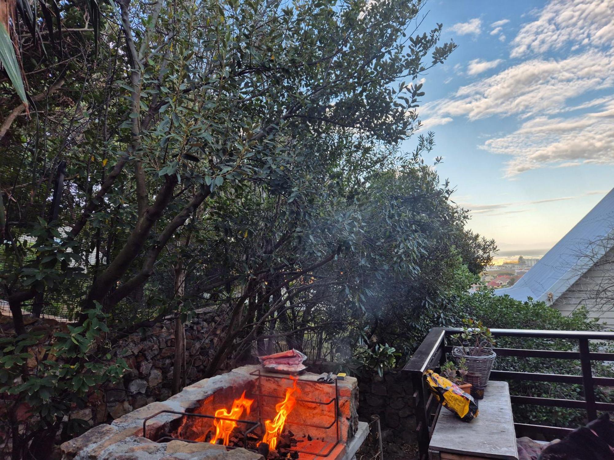 Bluebottle Guesthouse Muizenberg Bagian luar foto