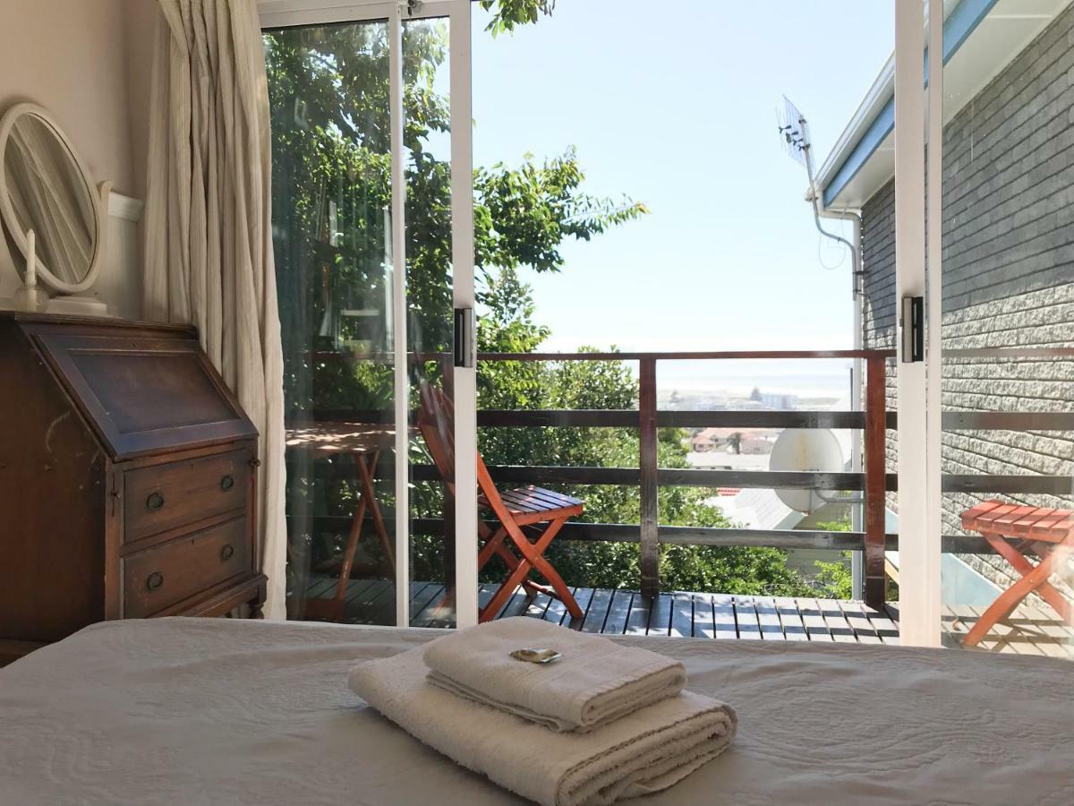Bluebottle Guesthouse Muizenberg Bagian luar foto